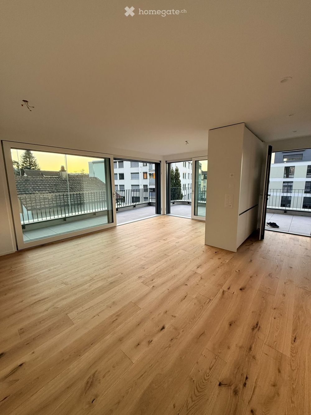 Erstbezug hochwertige 2.5-Zimmer-Attikawohnung mit grosser Terrasse & viel Privatsphäre - Bild 1