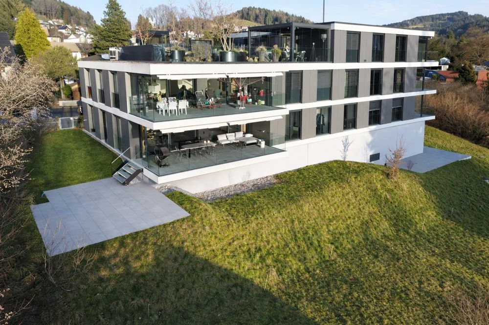 Hochwertige 4.5-Zimmer-Erdgeschosswohnung mit grossem Garten & Säntisblick - Bild 1