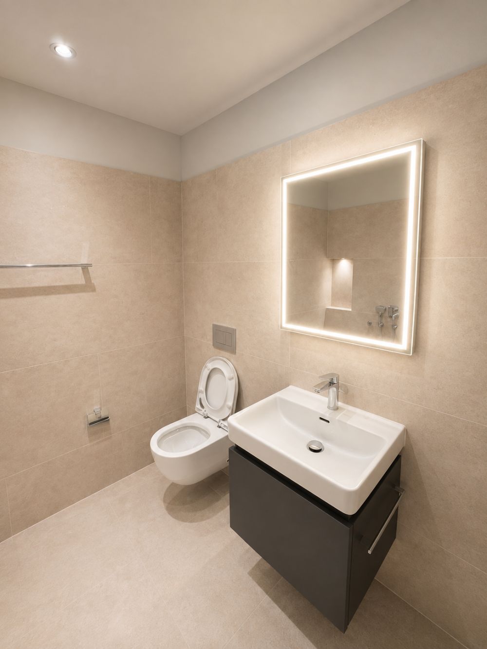 3.5-Zimmerwohnung mit Terrasse: ländlich mit Stadtanschluss leben - Gästebad Badewanne/WC/Waschturm