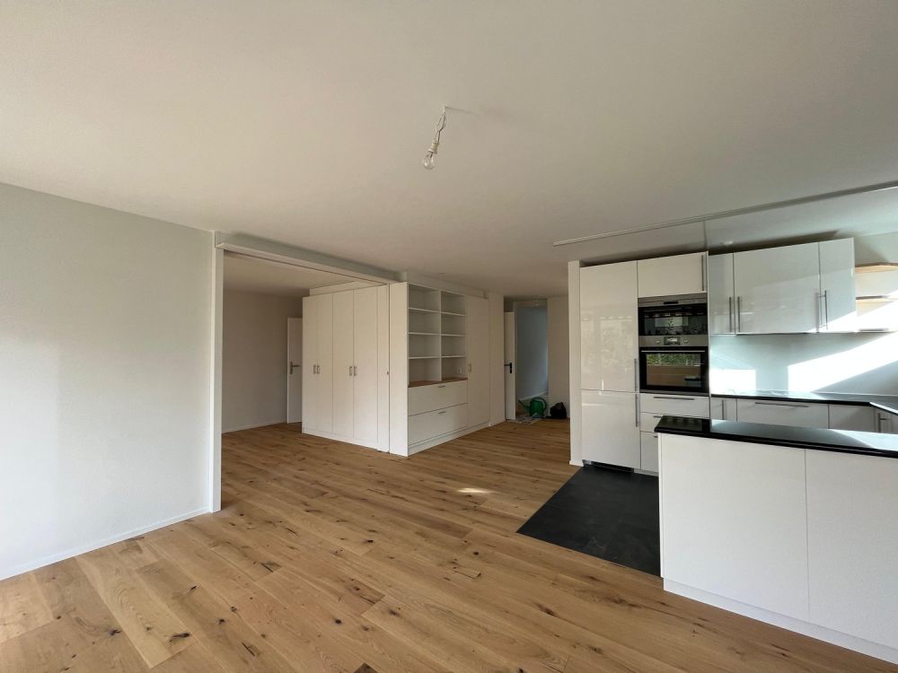 Sehr sonnige, ruhige, teilrenovierte 4.5-Zimmerwohnung - Bild 3