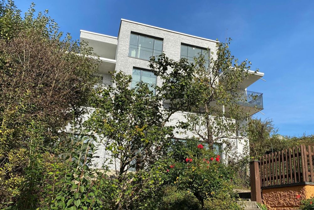 Moderne, helle 3.5-Zimmerwohnung  mit wunderschönem Gartensitzplatz - Bild 8