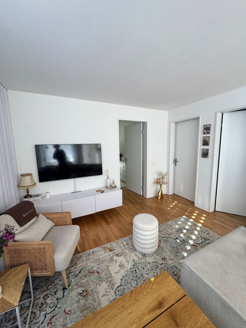 Helle 3½-Zimmer-Wohnung im Erdgeschoss mit grosser Terrasse in Dielsdorf - Wohnzimmer