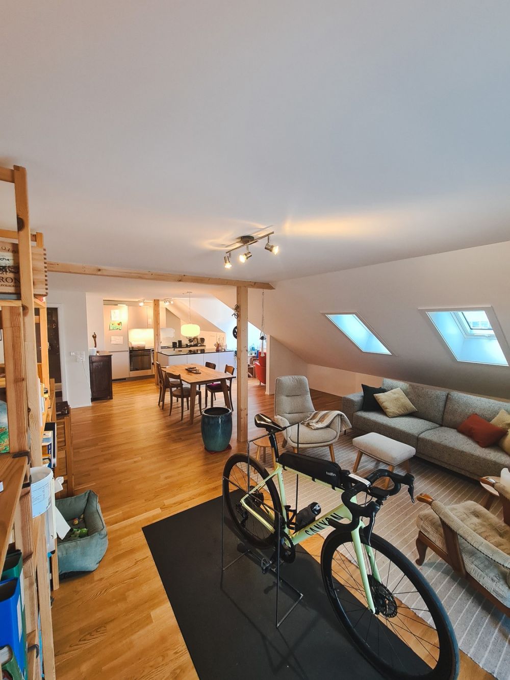 Befristete, Neuwertige 2-Zimmer-Wohnung, möbliert, mit Arbeitsplatz und Balkon in Bern (Sulgenau/Monbijou), Untermiete Okt–Dez - Bild 2