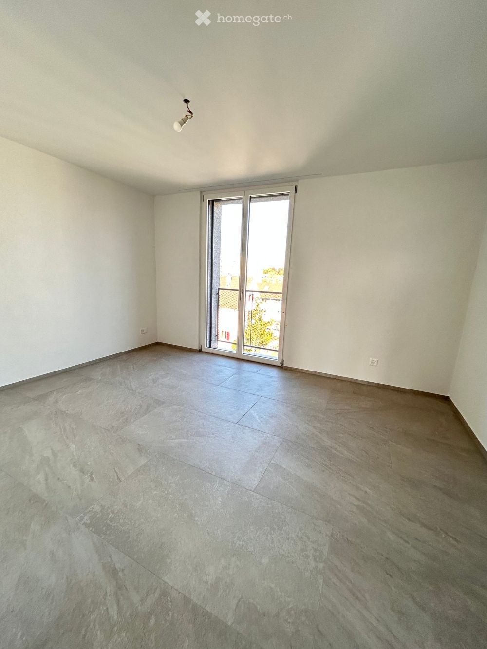 Moderne 3.5-Zimmer-Wohnung mit Balkon und Garage in Frenkendorf - Bild 3
