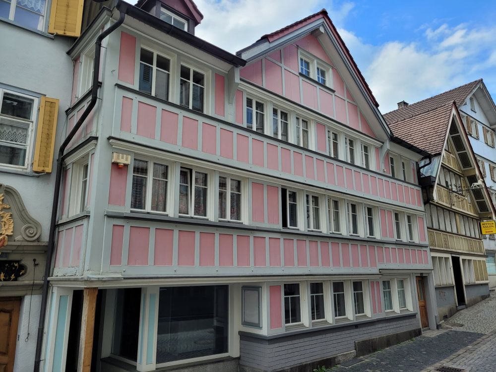 Erstvermietung - 4-Zimmer-Dachwohnung + Mansardenzimmer - Bild 1