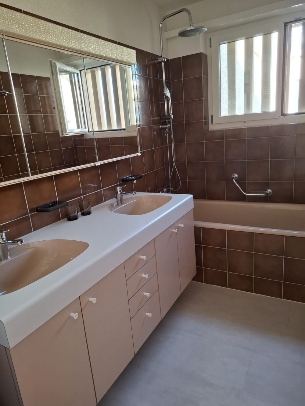Traumhafte, frisch renovierte 3.5-Zimmer-Terrassen-Wohnung mit Weitsicht in Augwil (Lufingen) - Bild 5