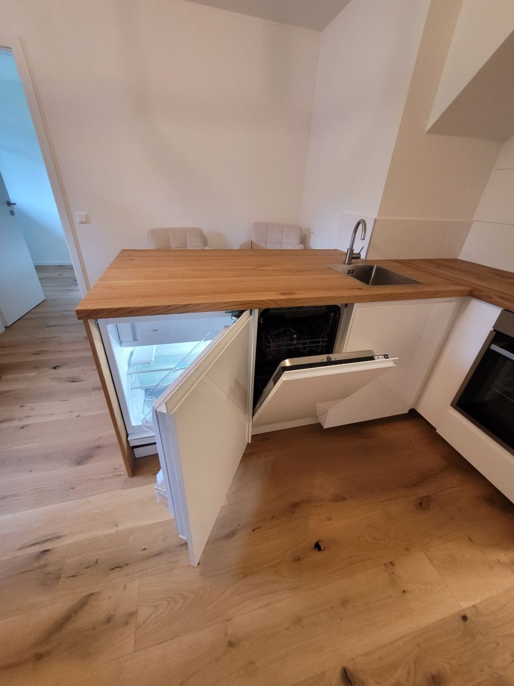 Moderne 1.5-Zimmer-Wohnung mit Bergblick in Hinwil - Bild 3