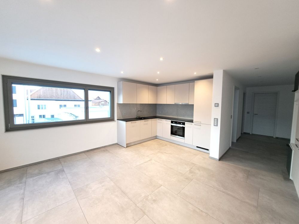 A louer magnifique appartement de 2,5 pièces dans un immeuble neuf avec place de parc dans le garage - Bild 2