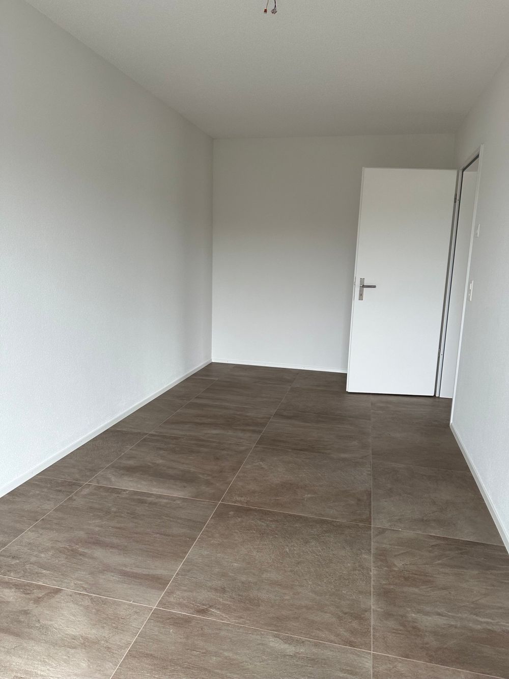 Moderne 4-Zimmer-Neubauwohnung mit Balkon und schöner Aussicht in Uetendorf - Bild 5