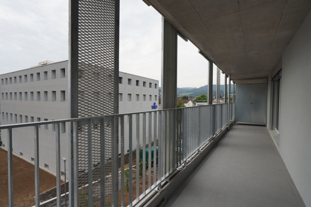 Ih neues Zuhause nahe Bahnhof Muttenz und FHNW - Balkon