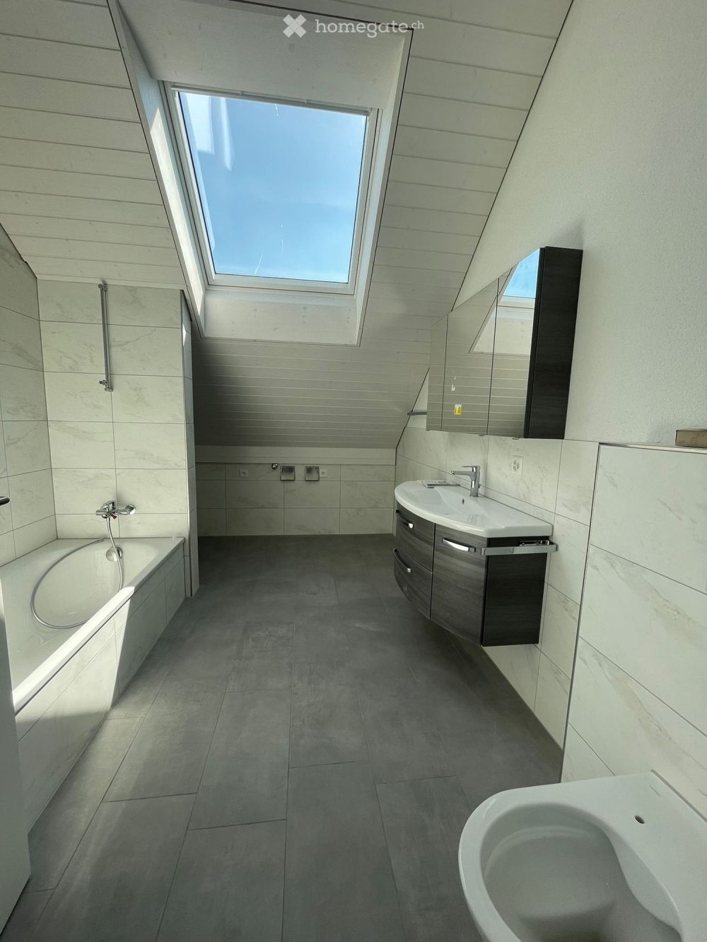 Helle & ruhige 4.5-Duplex-Wohnung in 2 Familienhaus - Bild 2