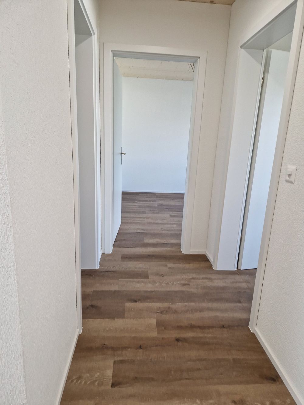 Neue 4 1/2-Zimmer im 1. OG an ruhiger Lage - Bild 5