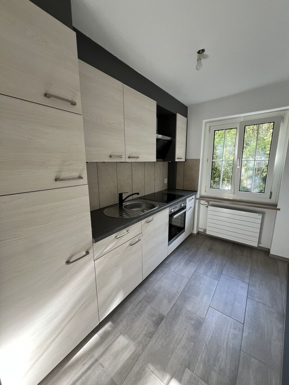 Erstbezug nach Totalsanierung – Moderne 4.5-Zimmer-Wohnung mit Balkon  - Bild 3