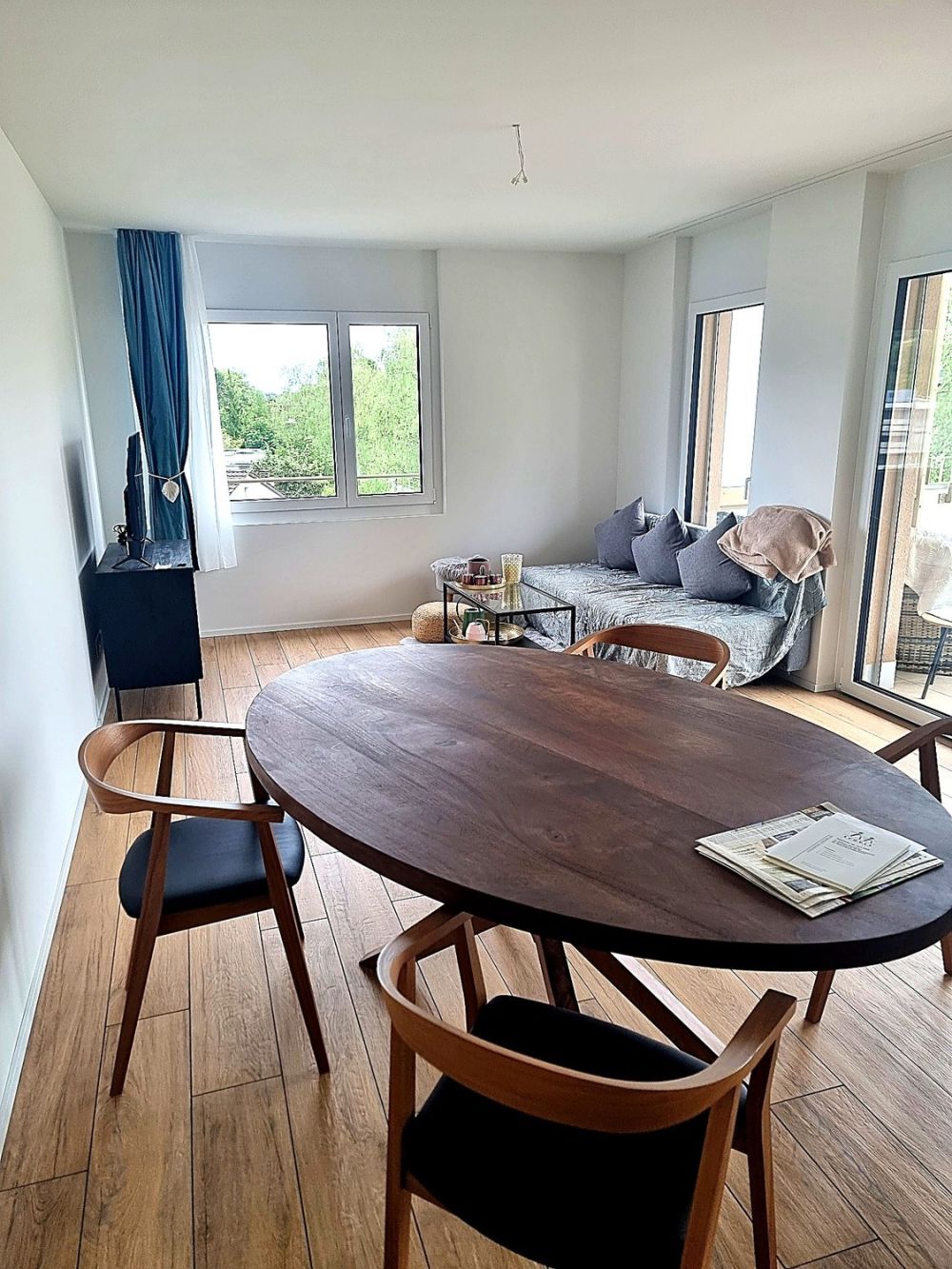 Zur Untermiete: Helle Attika-Wohnung mit riesen Balkon - Bild 1