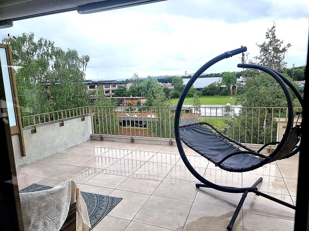 Zur Untermiete: Helle Attika-Wohnung mit riesen Balkon - Bild 2