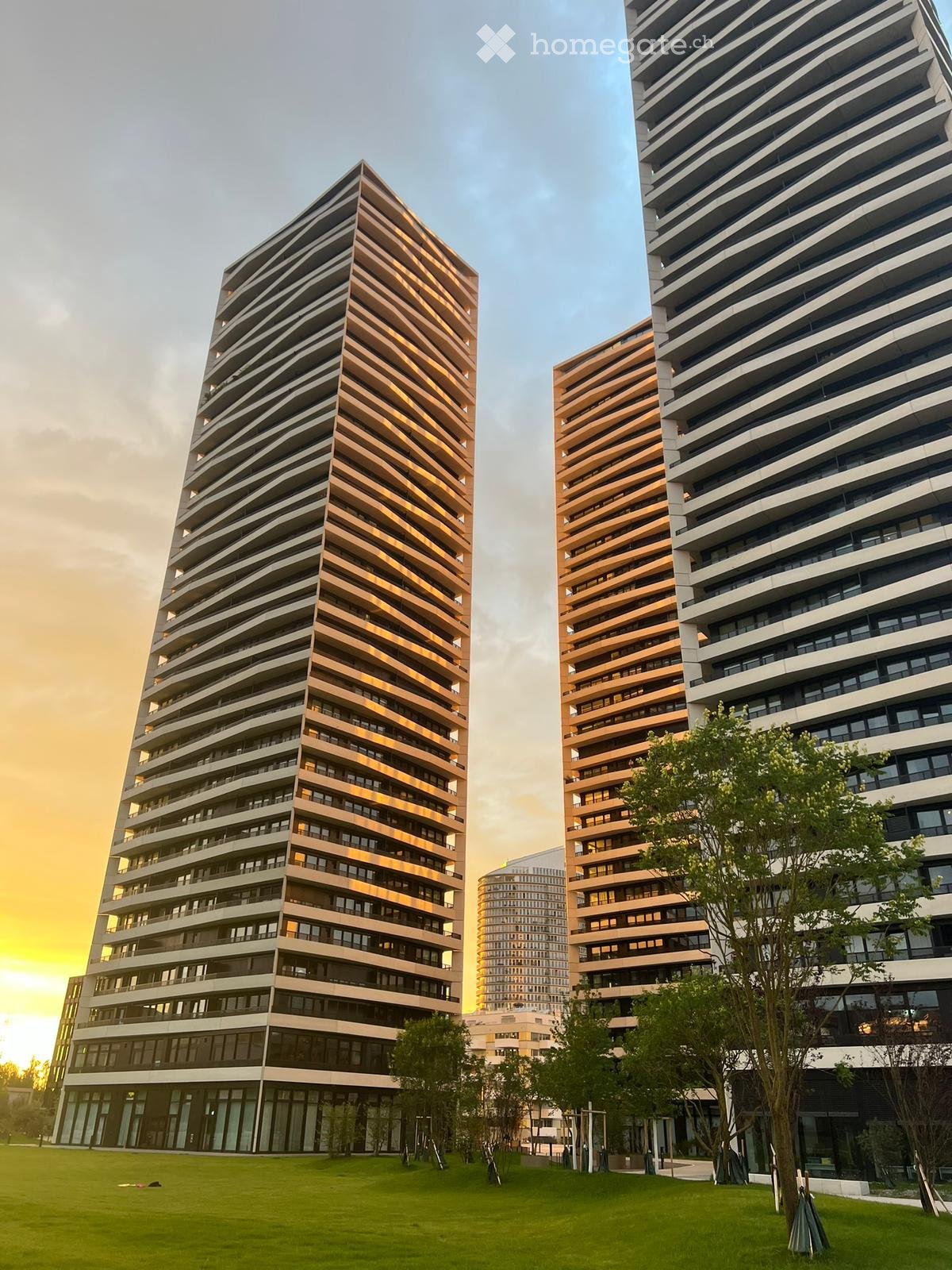 2.5-Zimmer Wohnung im 12. Stock mit Panoramablick und hohem Ausbaustandard - Bild 1