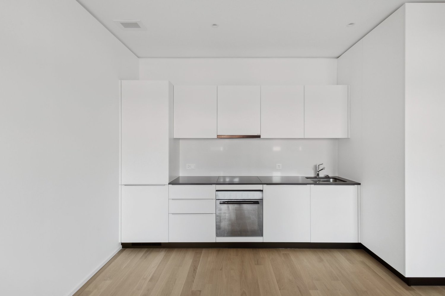 Luminoso e moderno monolocale con ampia visita - Küche