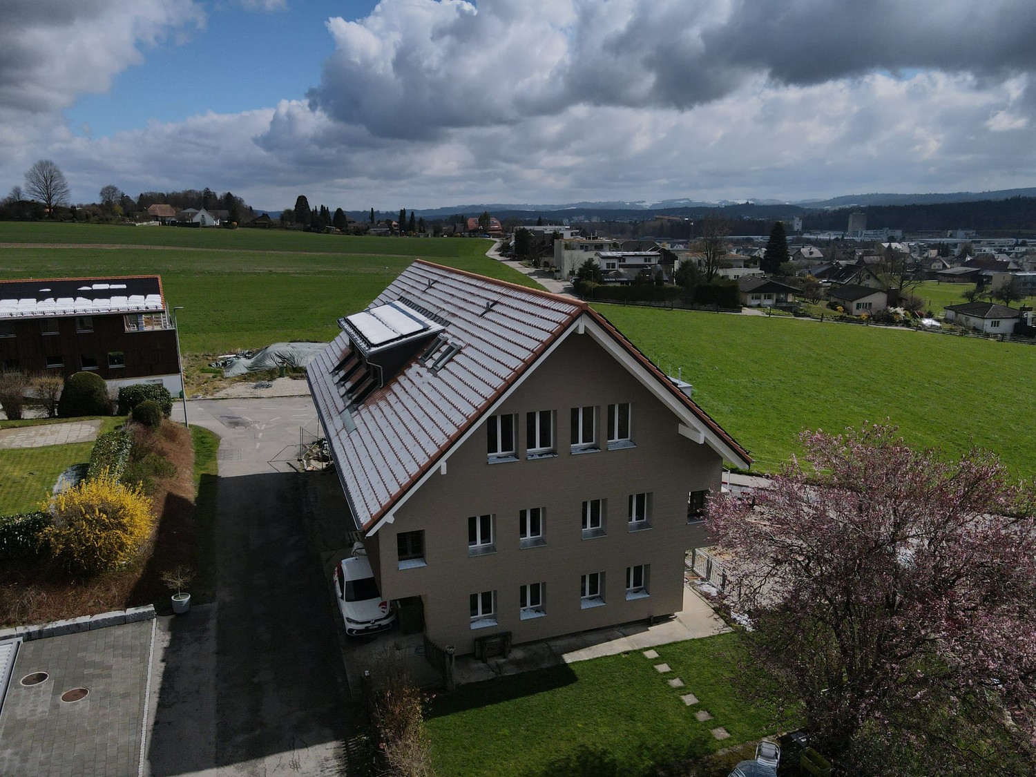 Erstvermietung: Exklusive 4.5-Zimmer-Neubauwohnung mit Balkon, Weitsicht und naturnaher Lage - Bild 6