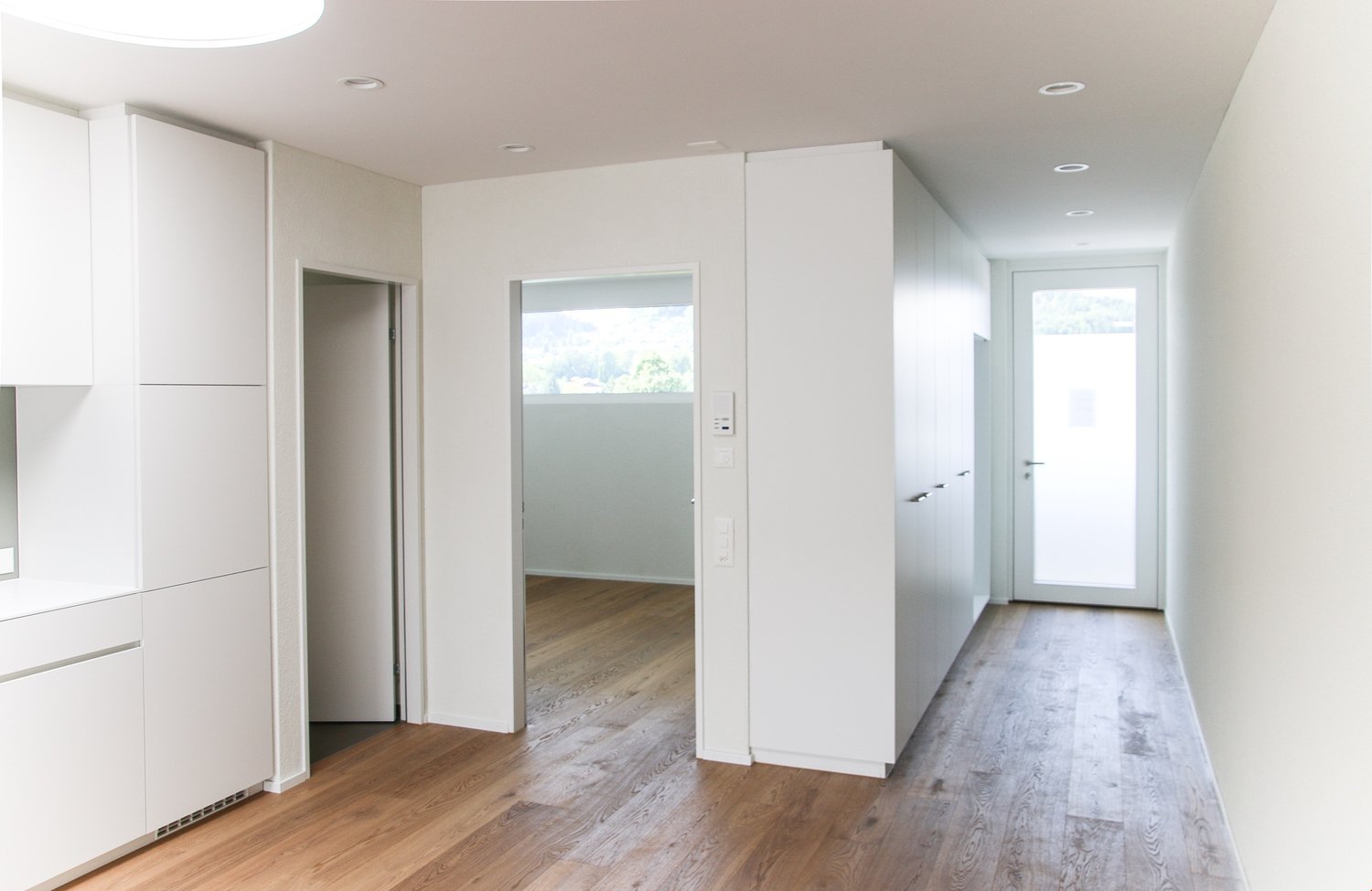 Neue 2.5-Zimmer Attikawohnung mit herrlicher Aussicht - Bild 3