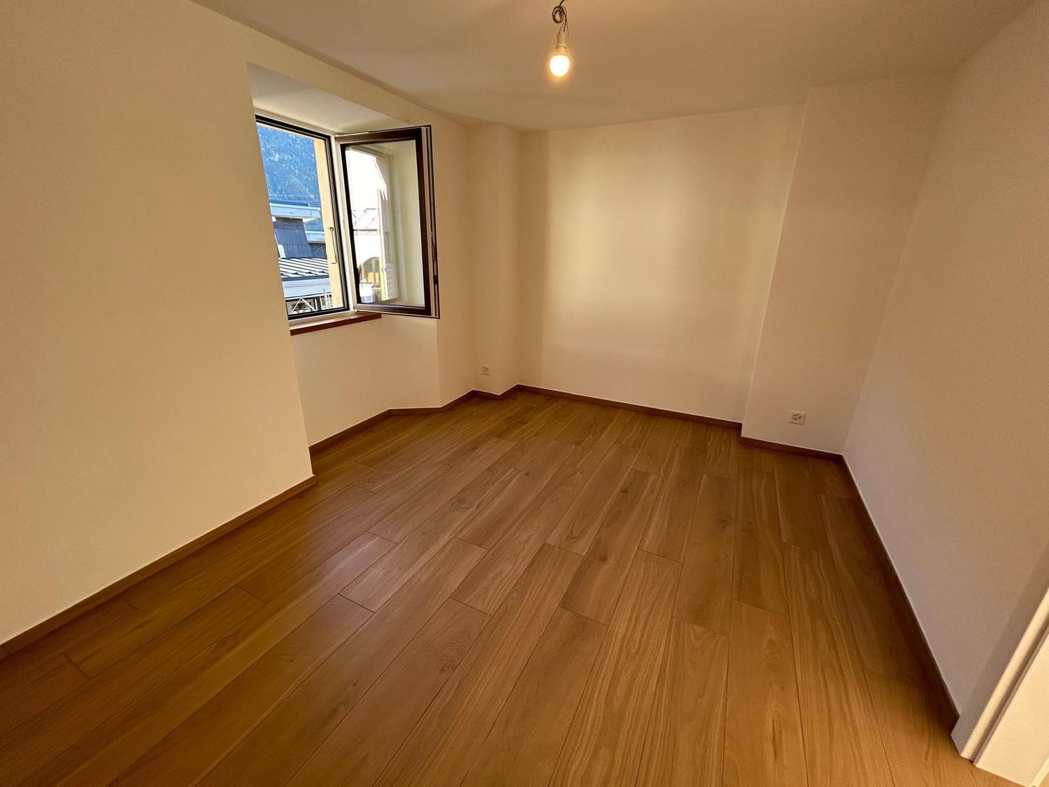 NEUF – Cœur du village – Place de parc – Pour personnes en bonne forme physique - Bild 5