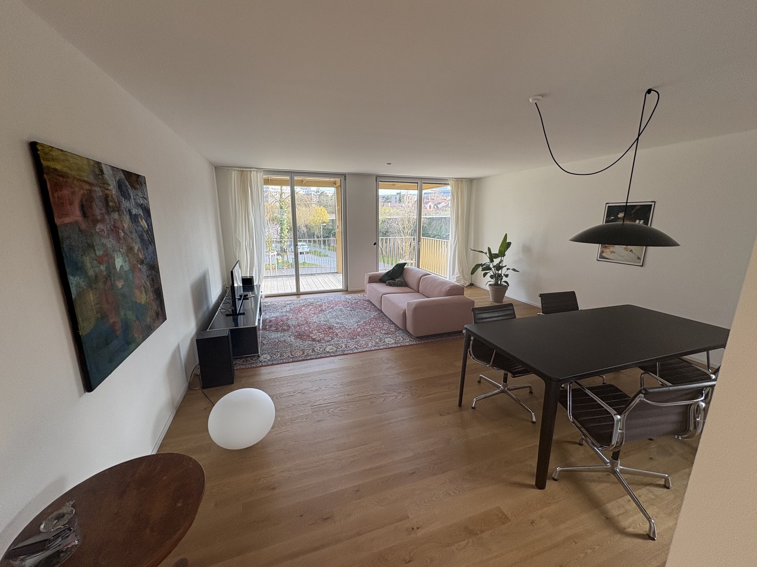 Schöne 3.5-Z-Wohnung mit Tiefgarage und grossem Balkon - Bild 3