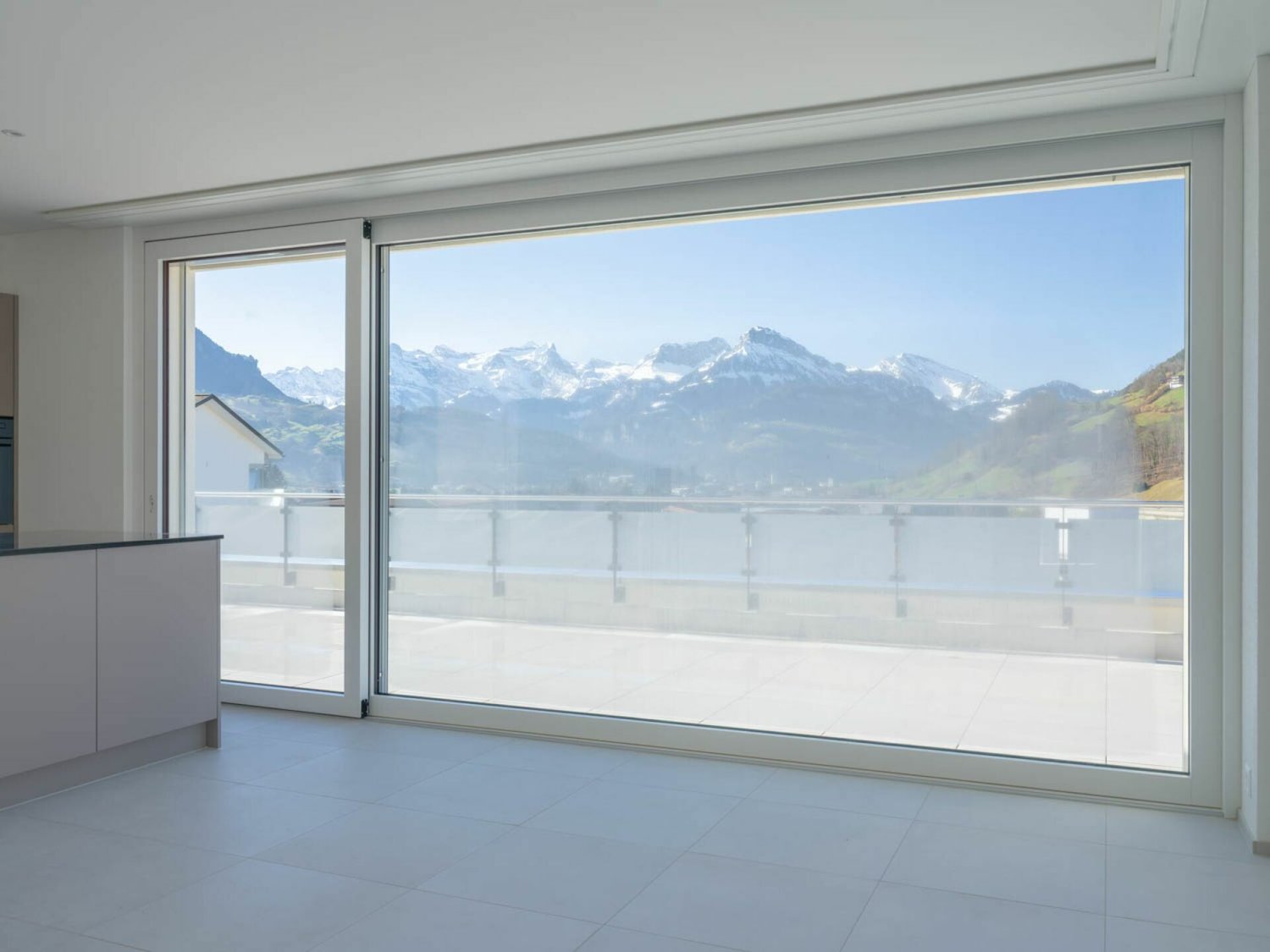 Exklusive 5.5-Zimmer-Attikawohnung mit direktem Liftzugang, See- & Bergsicht - Bild 6