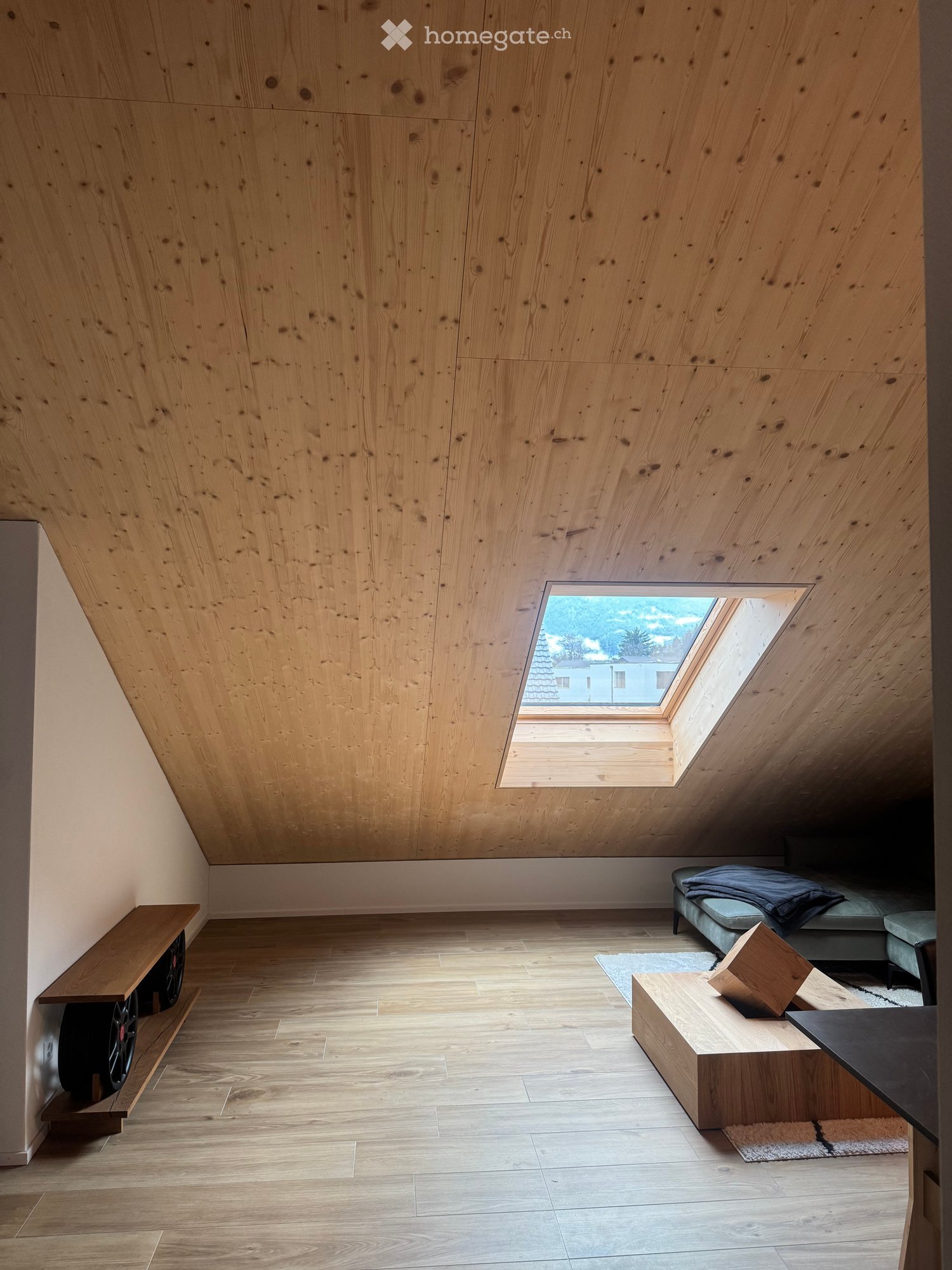 Moderne 2.5-Zimmer-Dachwohnung mit Bergblick in Trübbach - Bild 2