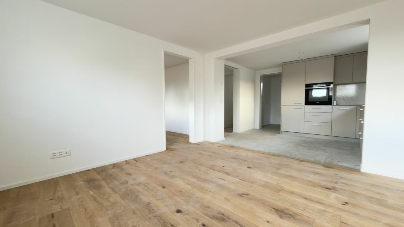 Kernsanierte 2.5 Zimmer WHG im Erstbezug K - Bild 2