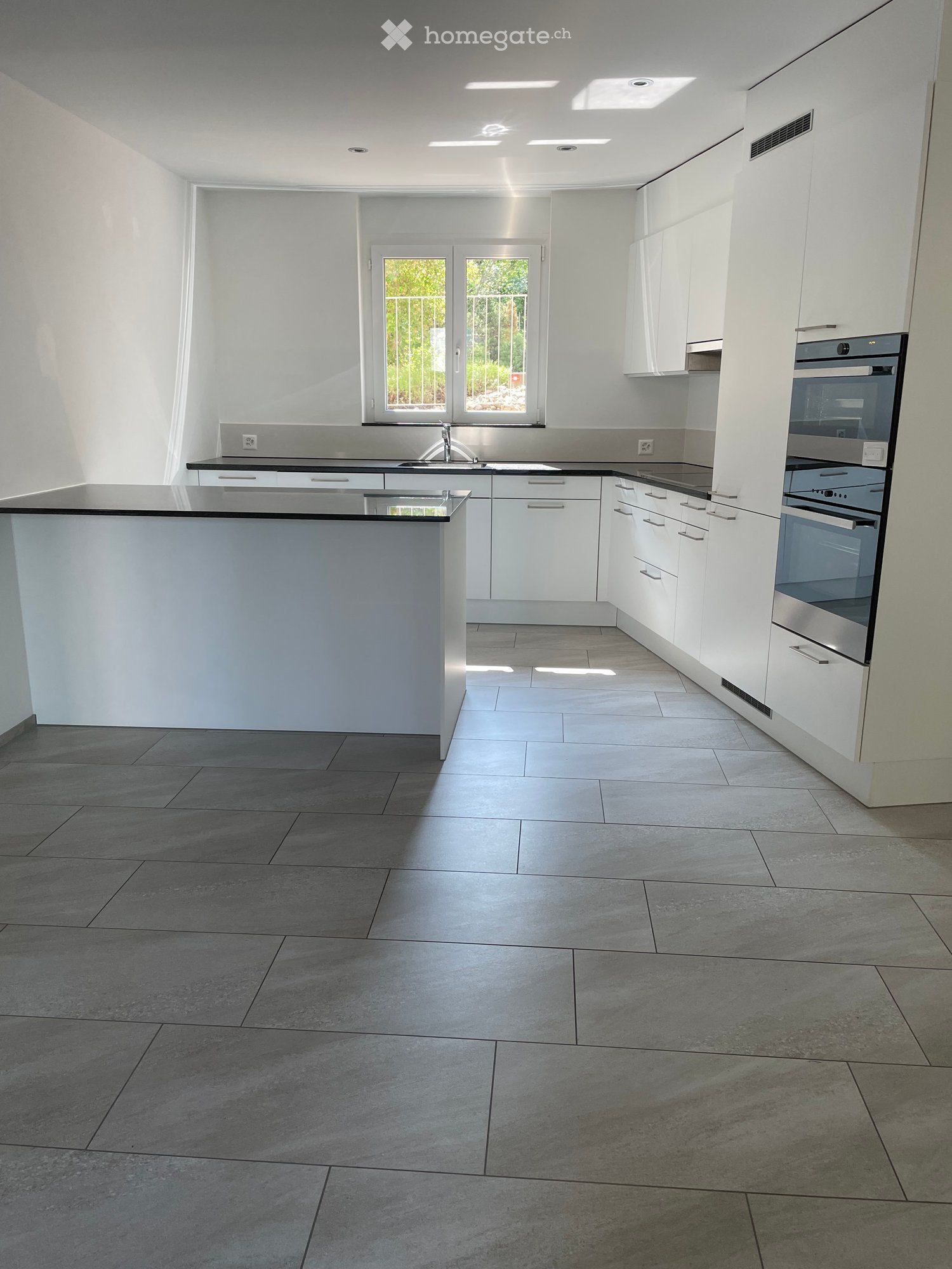 Moderne 3.5-Zimmer-Neubau-Wohnung in ruhiger Lage in Fläsch - Bild 1