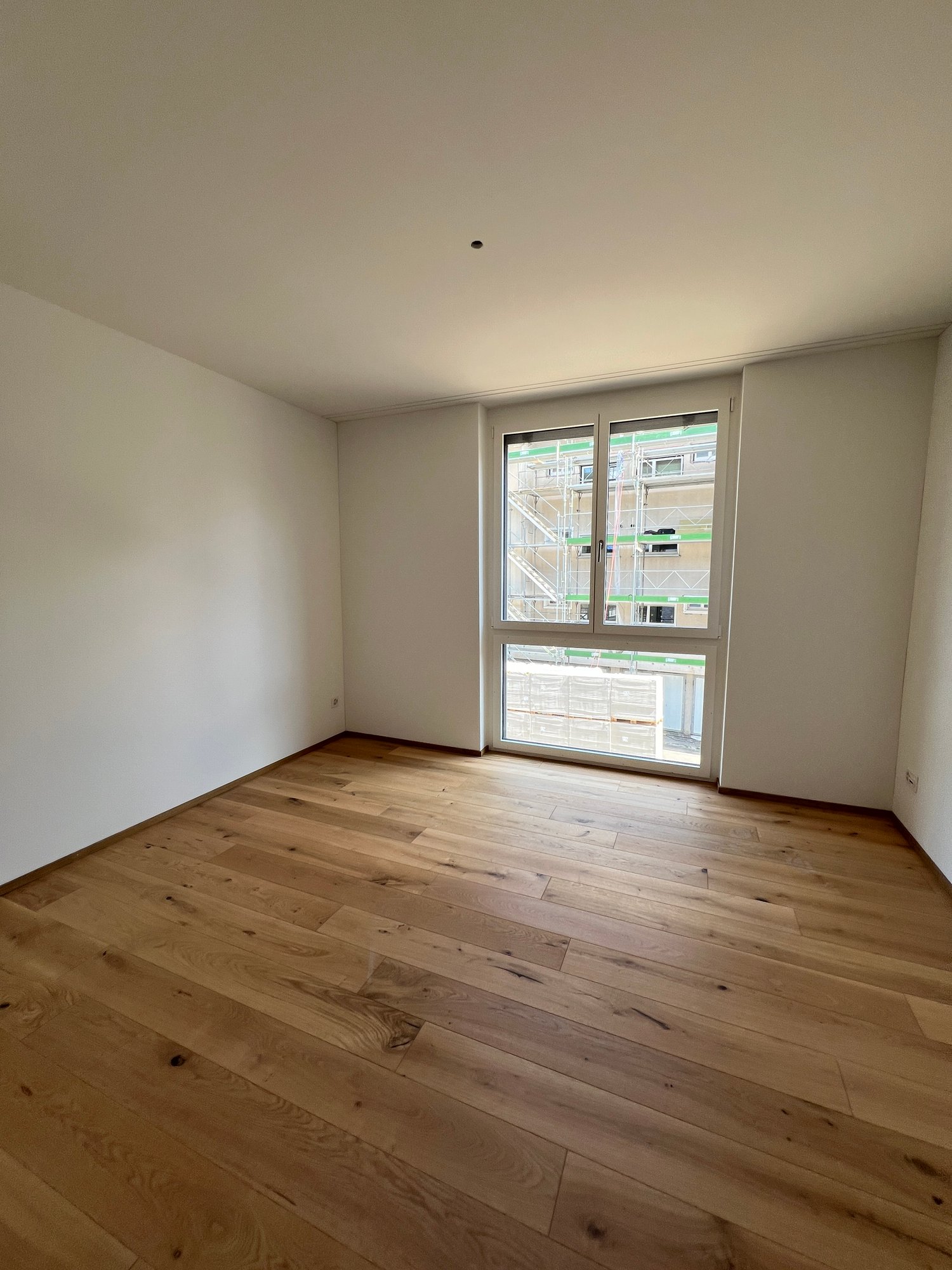 Moderne Wohnung mit grossem Balkon an zentraler Lage - Bild 8