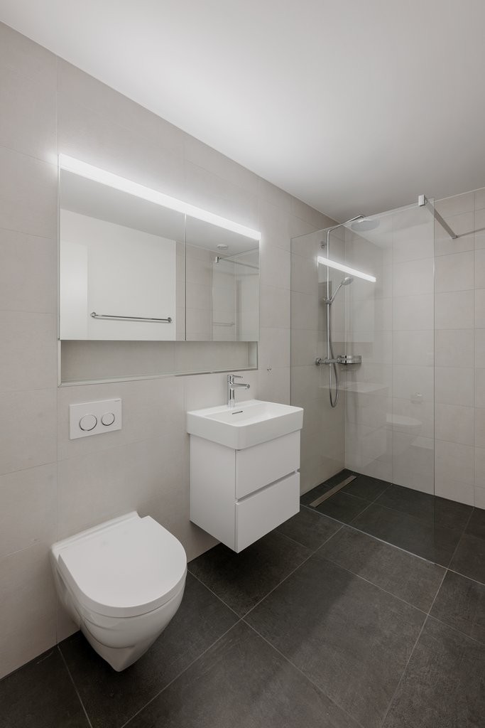 Moderne Neubau-Dachwohnung mit Loggia - Rebstockweg_7c_Whg_21_0008.jpg