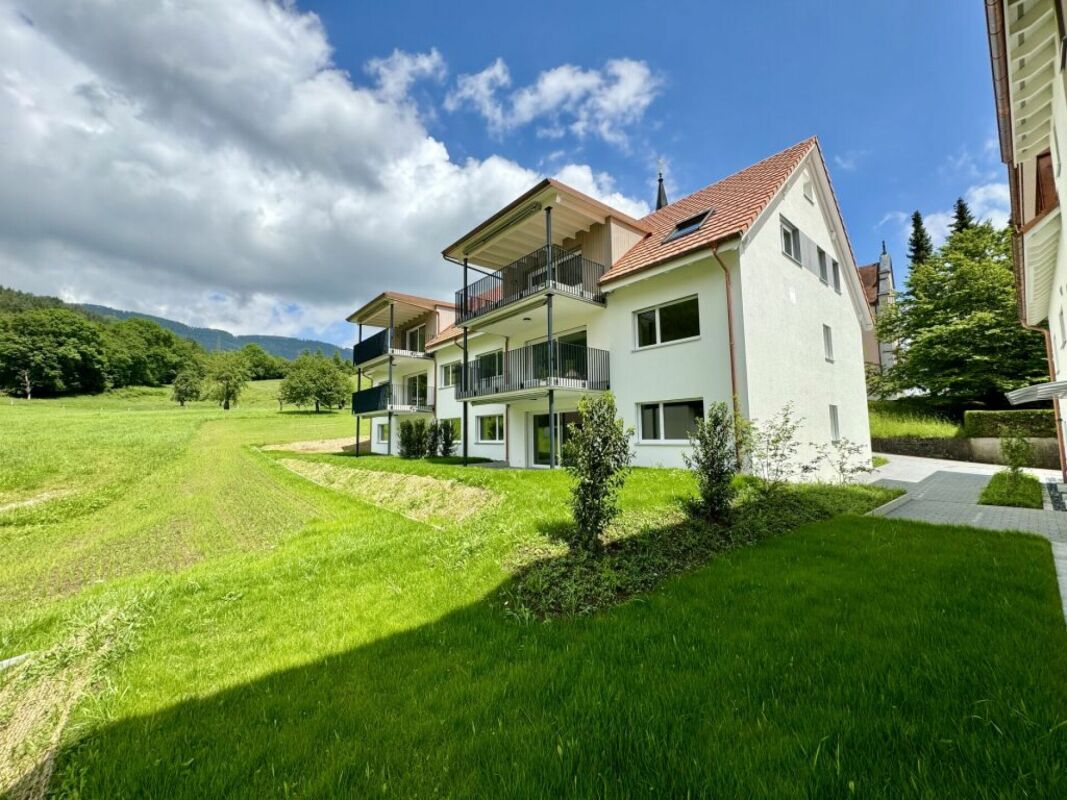 Neuwertige 4.5-Zimmer-Gartenwohnung zu vermieten - Bild 2