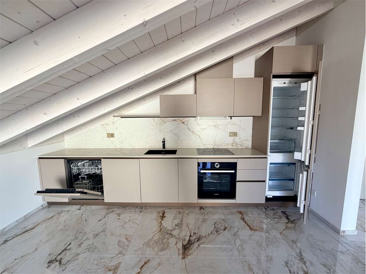 Affittasi moderno 3.5 locali mansardato - Bild 3