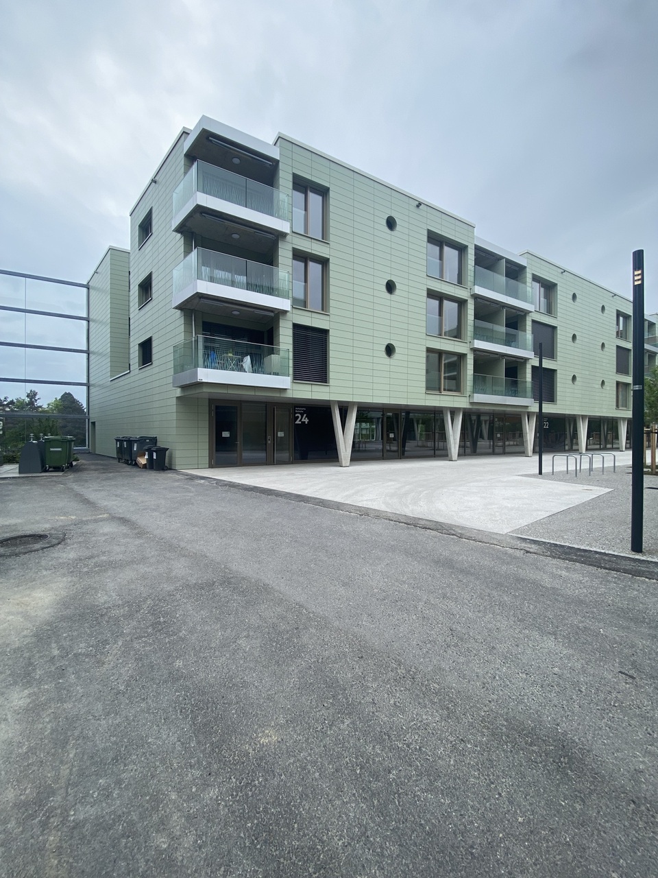 Studio  neuf pièces au 2ème étage dans une nouvelle construction - Immeuble