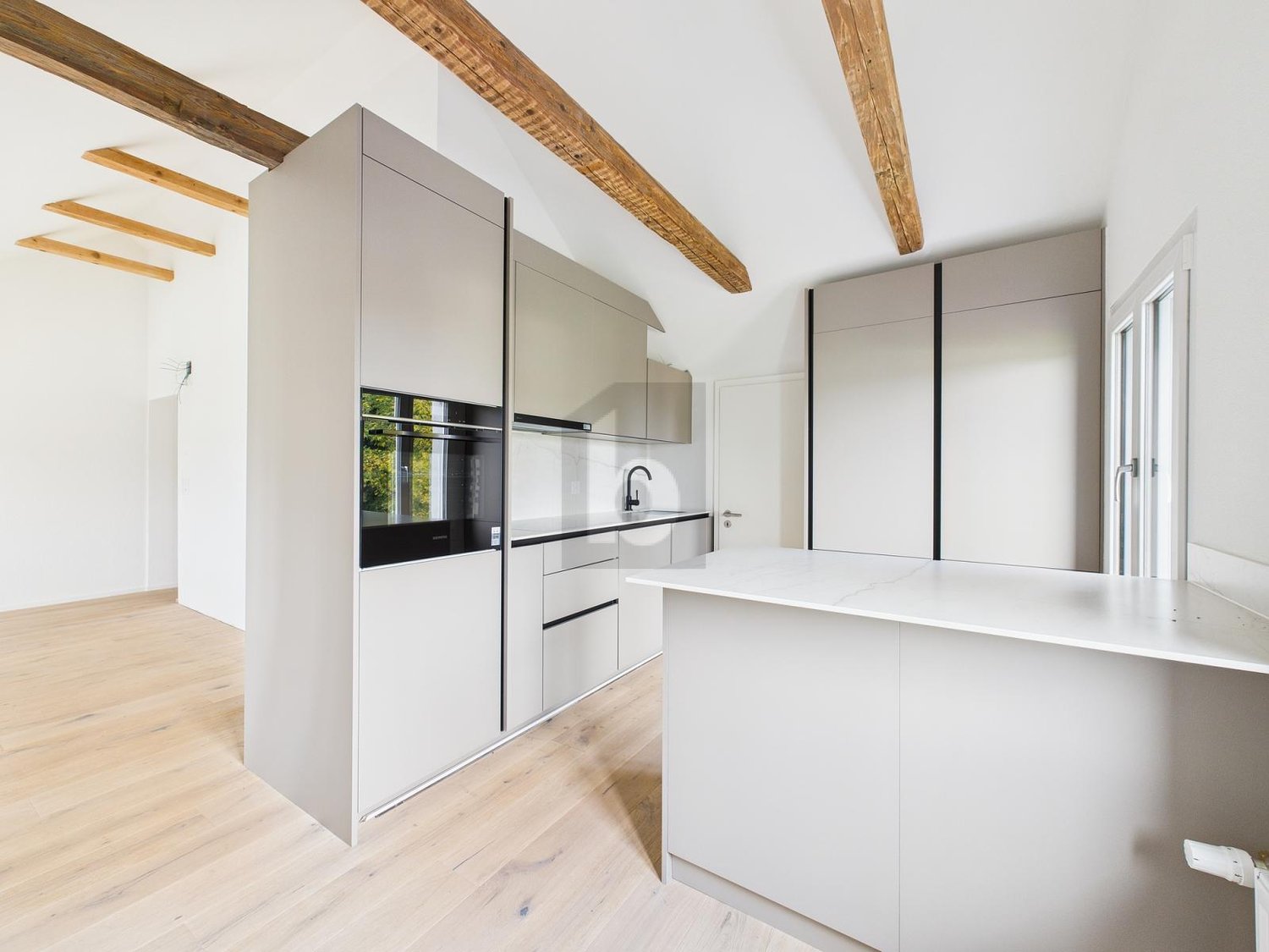 MODERN UND KOMPLETT SANIERT - Bild 1