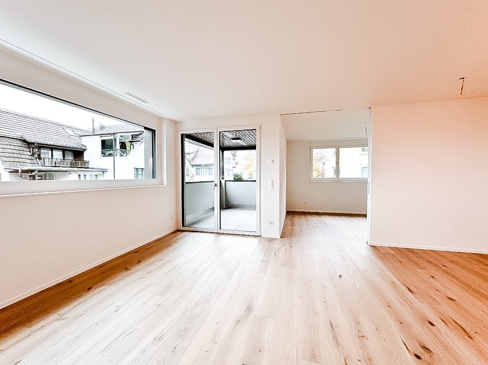 Attraktive 3½ Zimmerwohnung im steuergünstigen Bäch SZ - Wohnzimmer