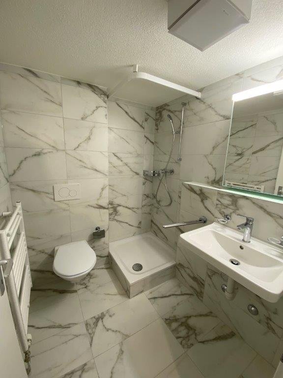 Wunderschöne renovierte 1-Zimmerwohnung in Grünigen - Bild 4