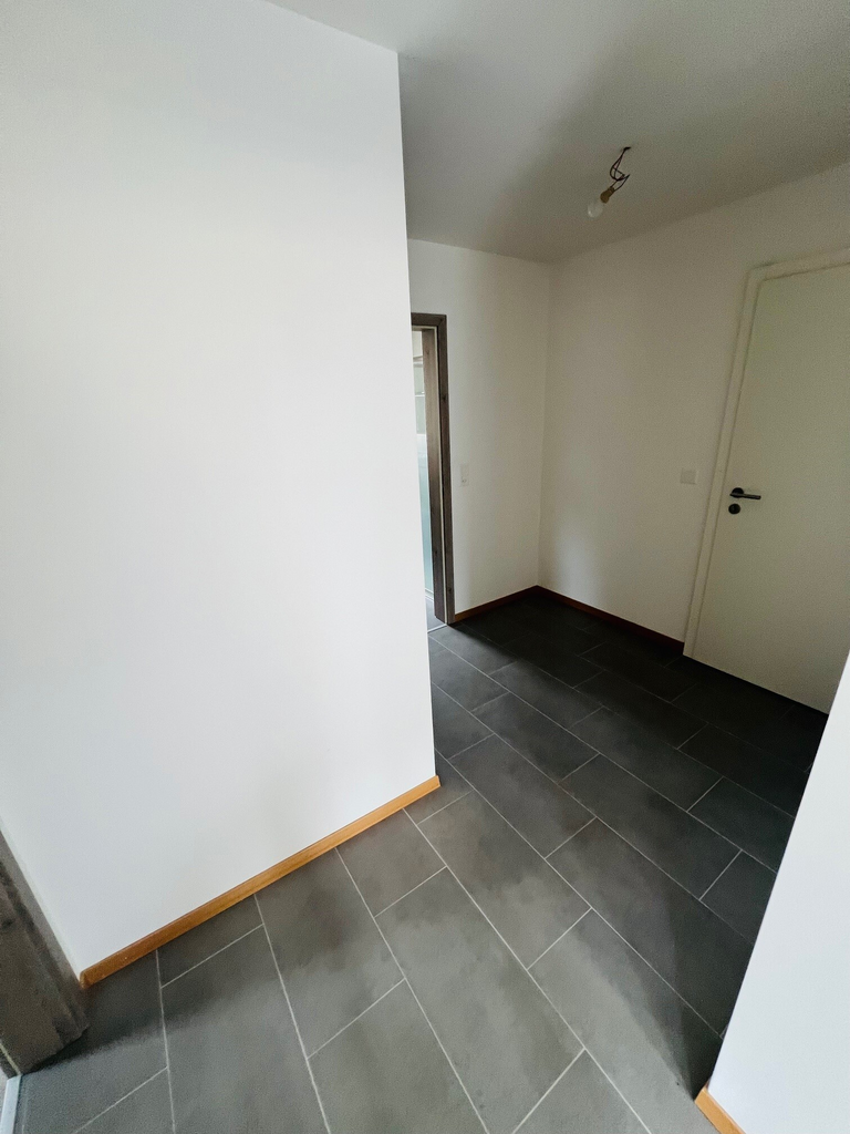 Appartement moderne de 2.5 pièces au 1er étage - hall.jpg