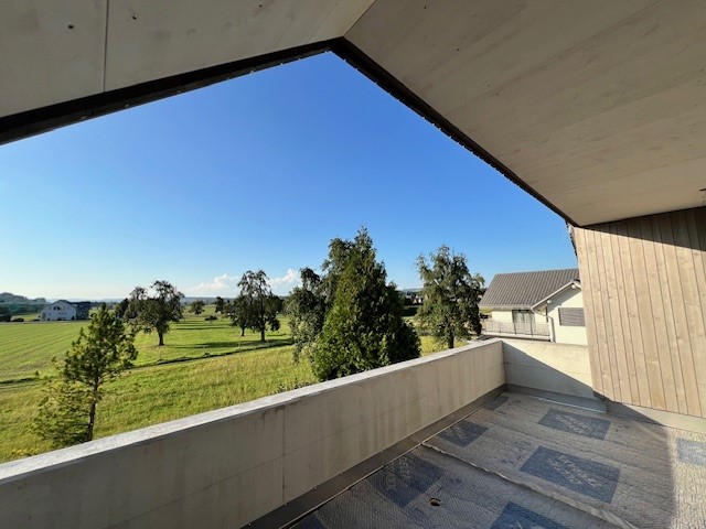 Erstbezug Moderne 2.5-Zimmer-Maisonette-Zimmerwohnung mit Blick ins Grüne - Bild 1
