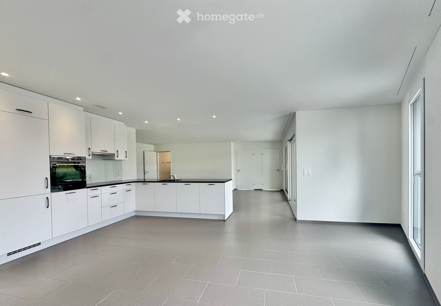 Exklusive 3.5-Zimmer-Wohnung mit hochwertigem Ausbau an zentraler Lage - Bild 5