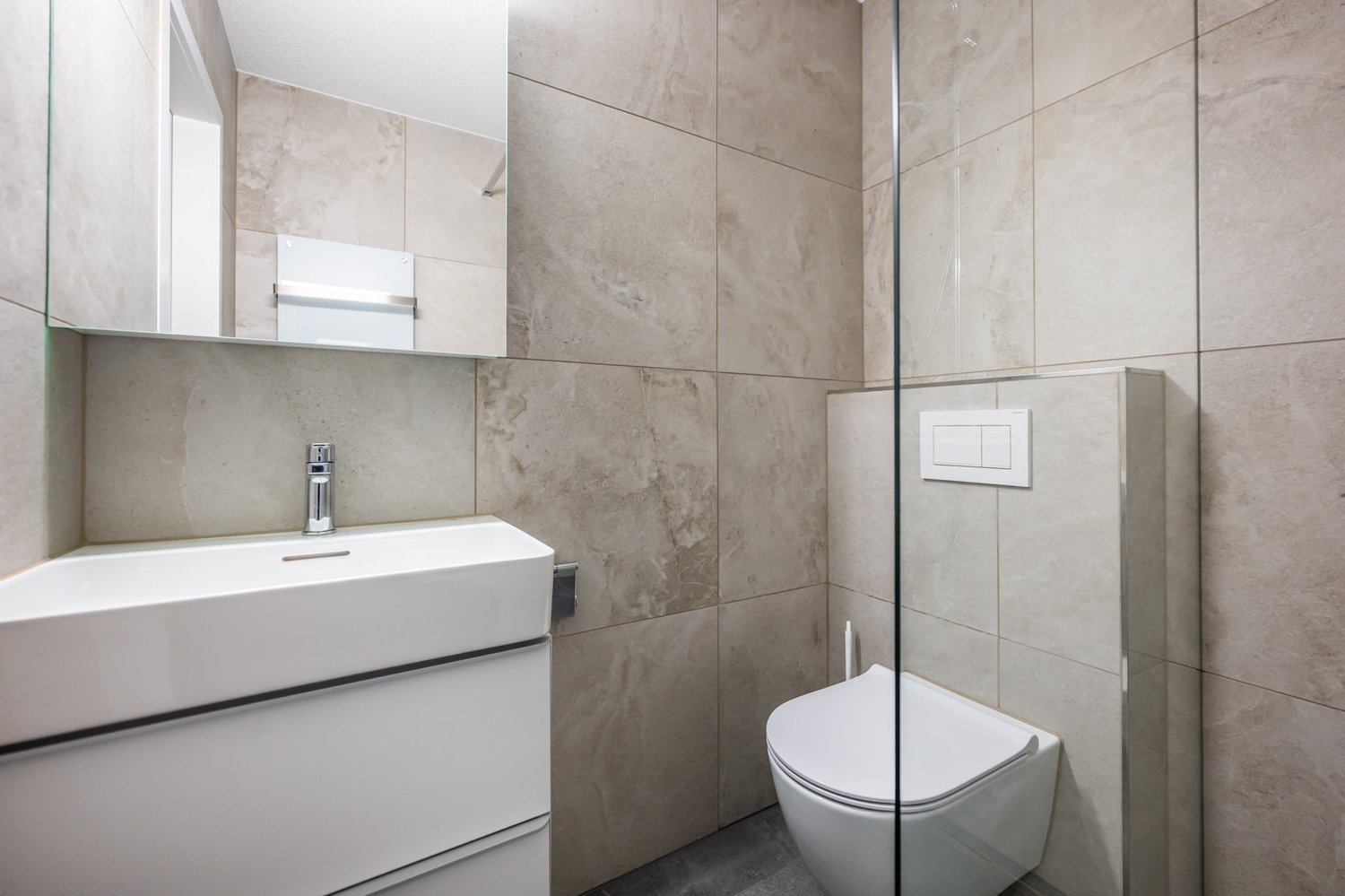 Erstbezug: Stilvolle 2.5-Zimmer-Wohnung im Eigentumsstandard mit Balkon - Bild 7