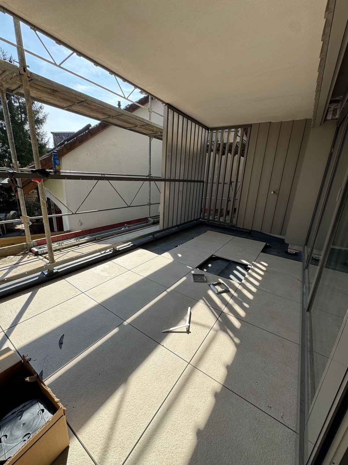 Stilvoll wohnen im Herzen von Hünikon - Balkon