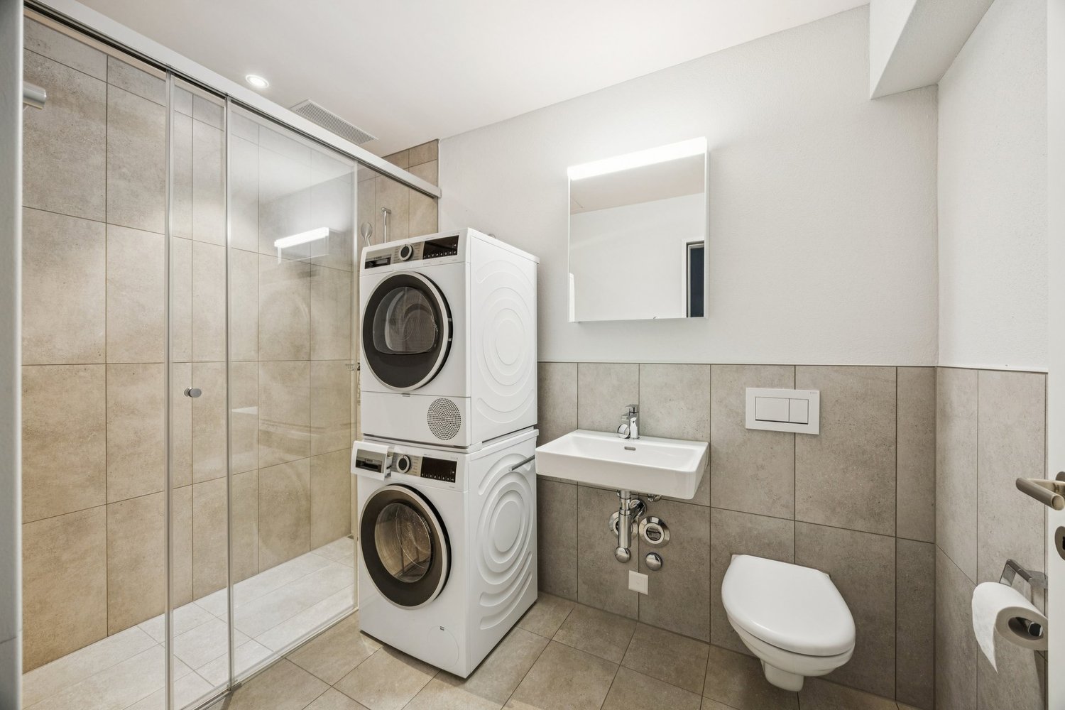 Moderne 2.5-Zimmer-Neubauwohnung direkt am Bahnhof - Bad