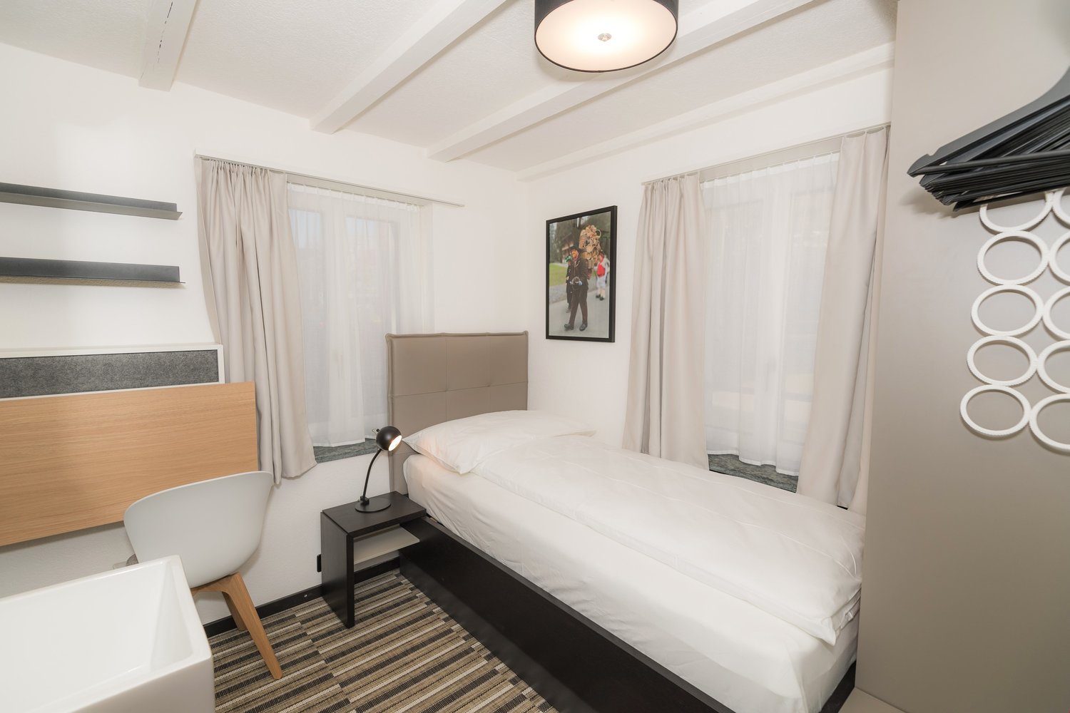 Modernes möbliertes Apartment an zentraler Lage in Kriens - Bild 1