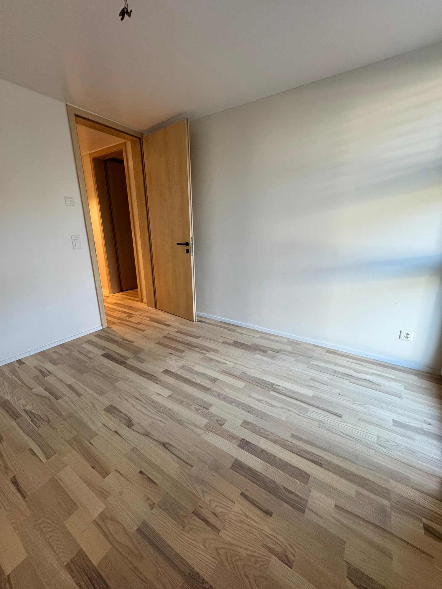 Moderne 3.5-Zimmerwohnung mit Balkon - Bild 8