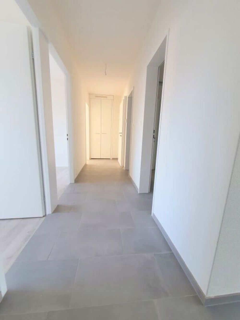 Erstbezug unserer neu sanierten 3.5 Zimmerwohnung! - Korridor