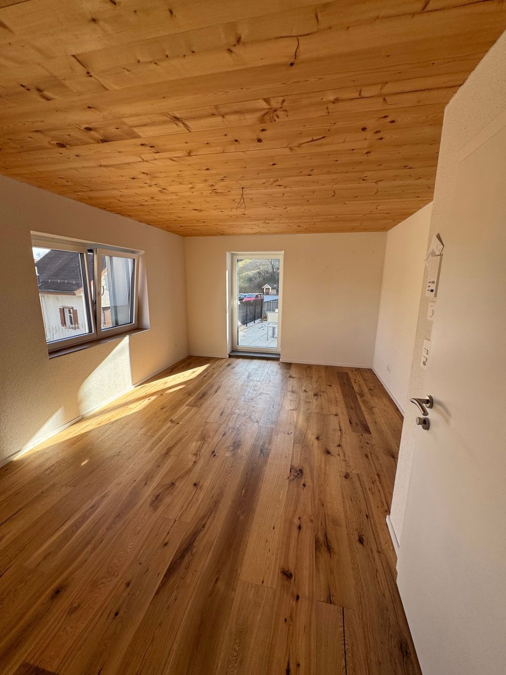 2.5 Zimmer-Wohnung mit Terrasse - Bild 1