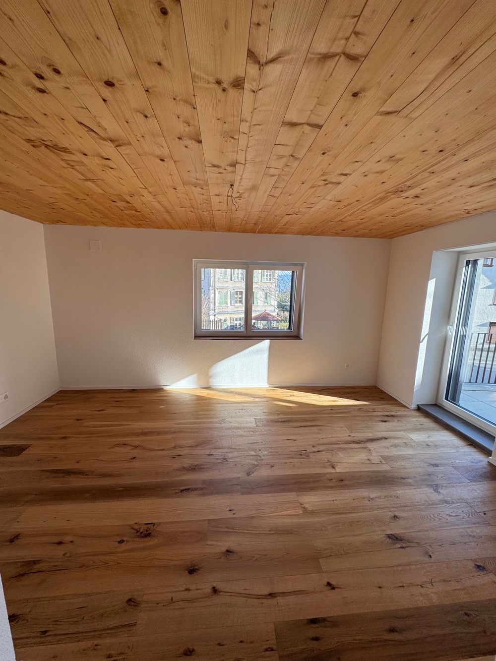 2.5 Zimmer-Wohnung mit Terrasse - Bild 4