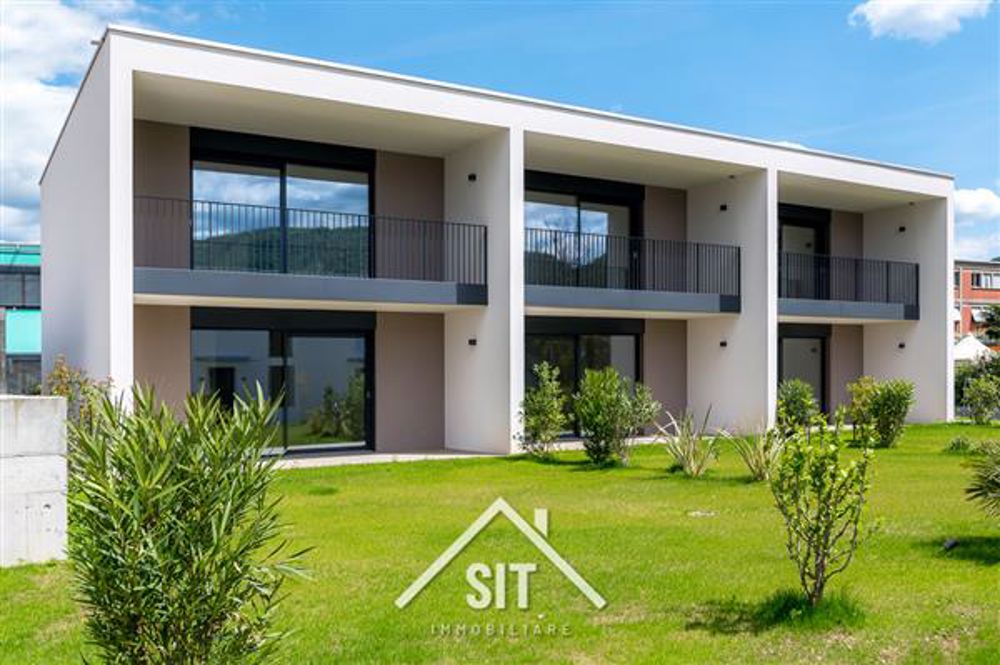 Caslano: Casa a schiera 3.5 locali - Esterno