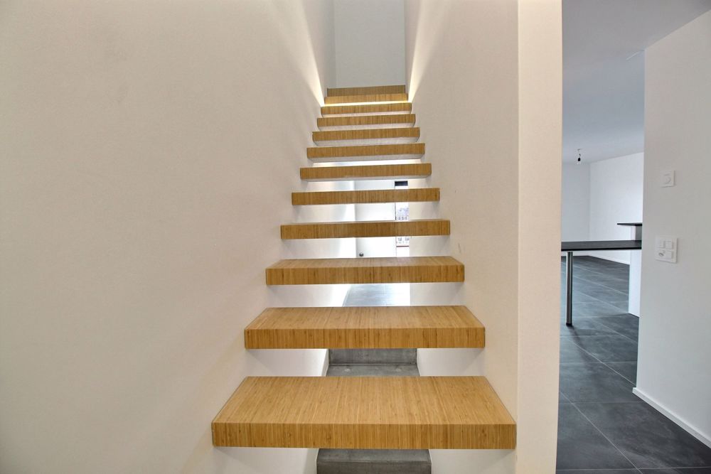 3 appartements d'exception neufs disponible de suite ! - Escalier